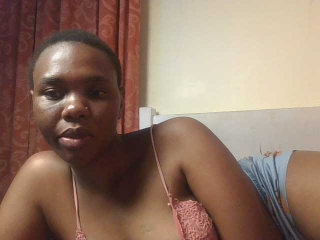 Kittydew live cam on BongaCams
