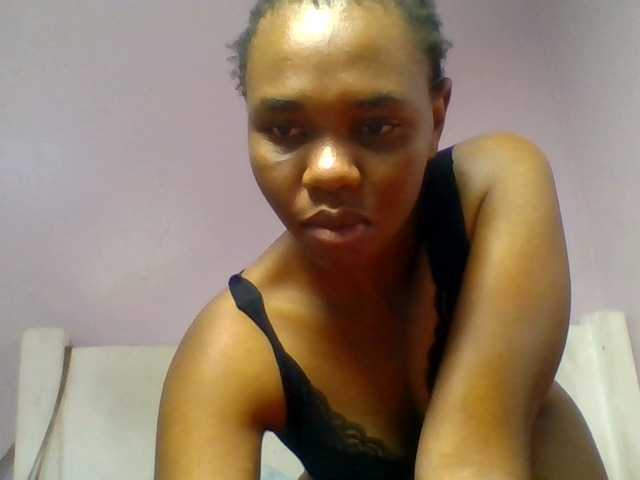 Kittydew live cam on BongaCams