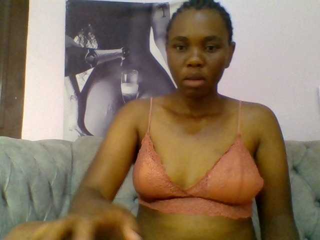 Kittydew live cam on BongaCams