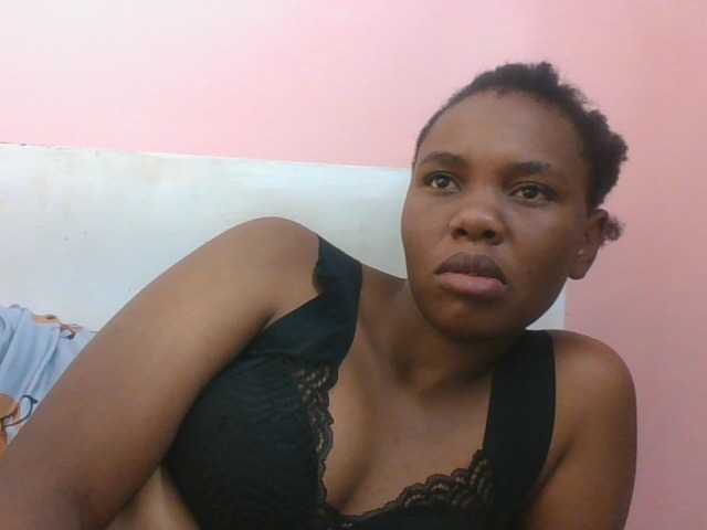 Kittydew live cam on BongaCams