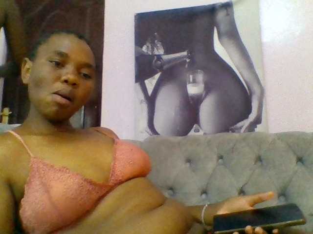 Kittydew live cam on BongaCams