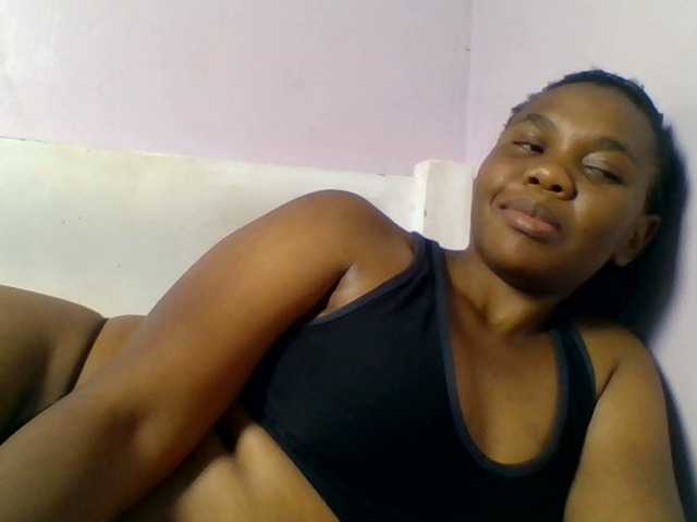 Kittydew live cam on BongaCams