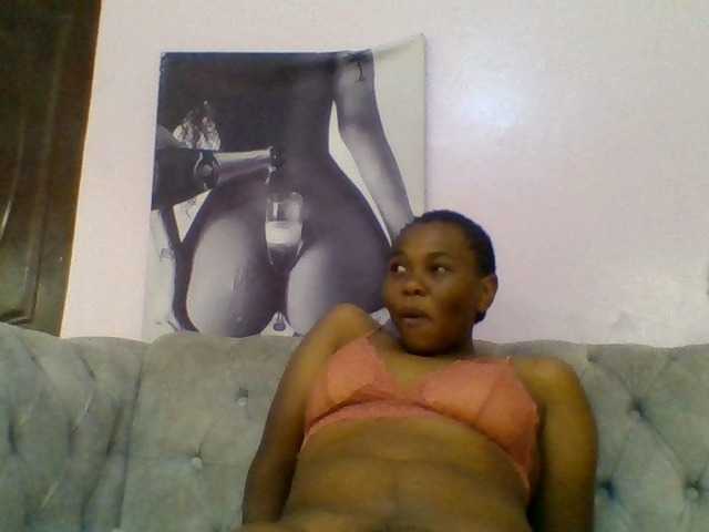 Kittydew live cam on BongaCams