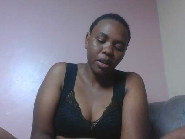 Kittydew live cam on BongaCams