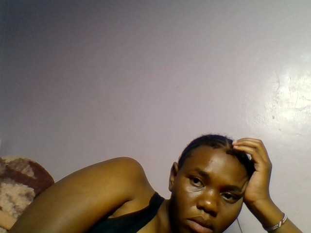 Kittydew live cam on BongaCams