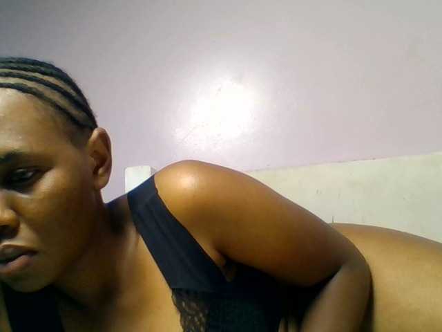 Kittydew live cam on BongaCams