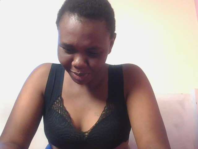 Kittydew live cam on BongaCams
