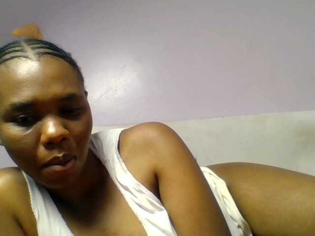 Kittydew live cam on BongaCams