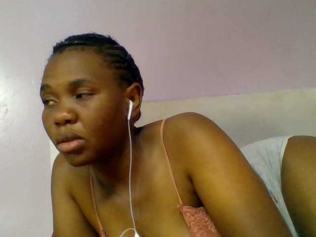 Kittydew live cam on BongaCams