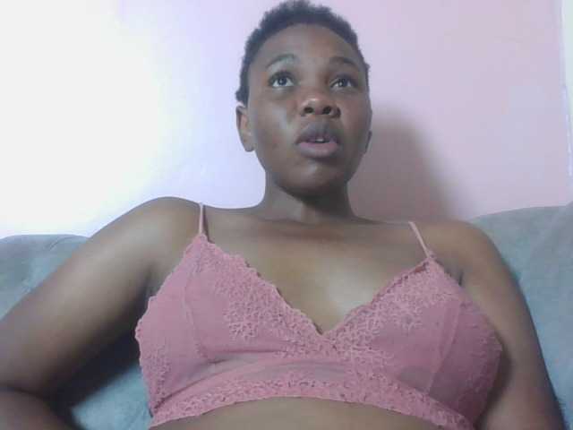 Kittydew live cam on BongaCams