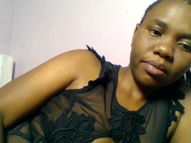 Kittydew live cam on BongaCams