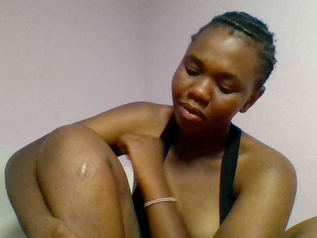 Kittydew live cam on BongaCams