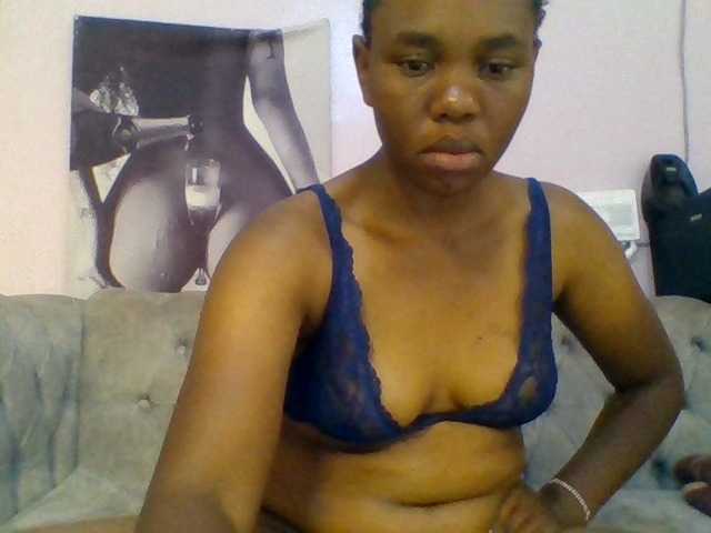 Kittydew live cam on BongaCams