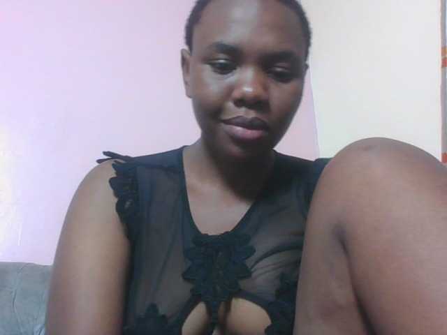 Kittydew live cam on BongaCams