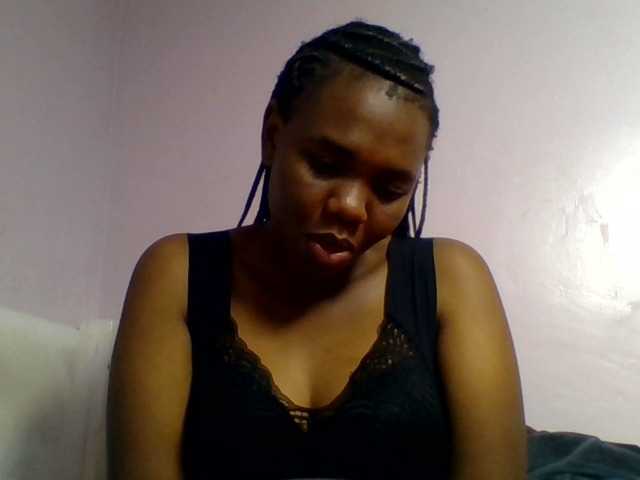 Kittydew live cam on BongaCams
