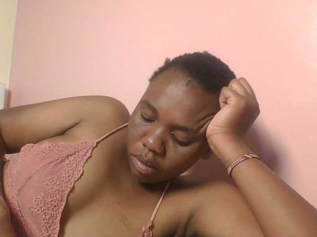 Kittydew live cam on BongaCams