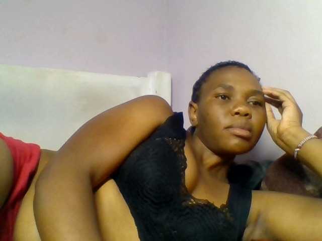 Kittydew live cam on BongaCams