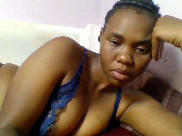 Kittydew live cam on BongaCams