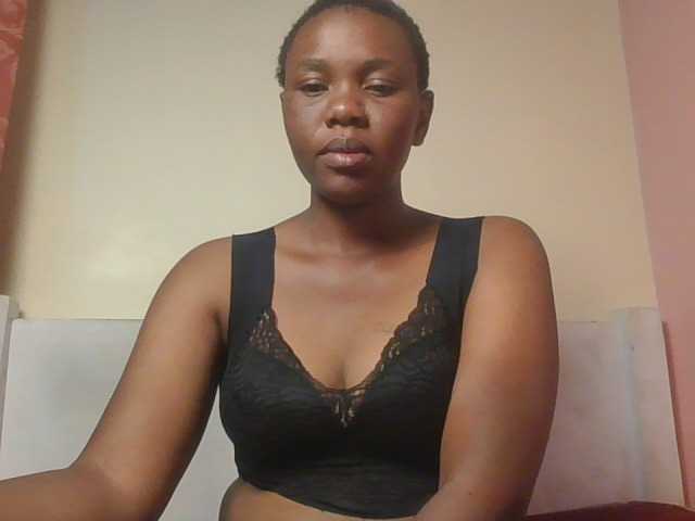 Kittydew live cam on BongaCams