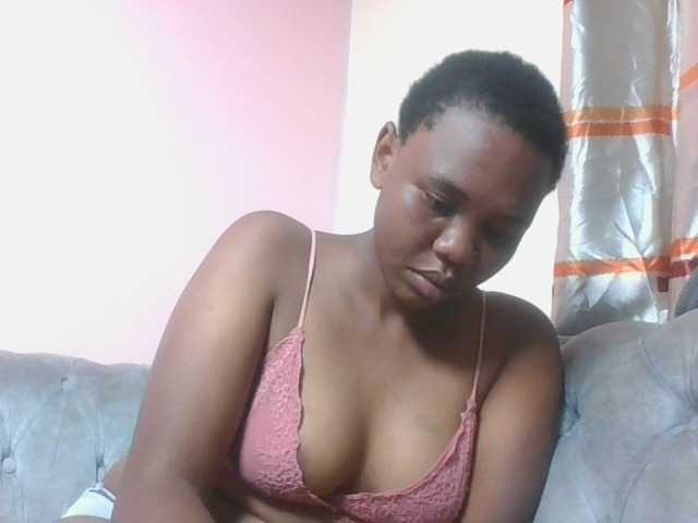 Kittydew live cam on BongaCams