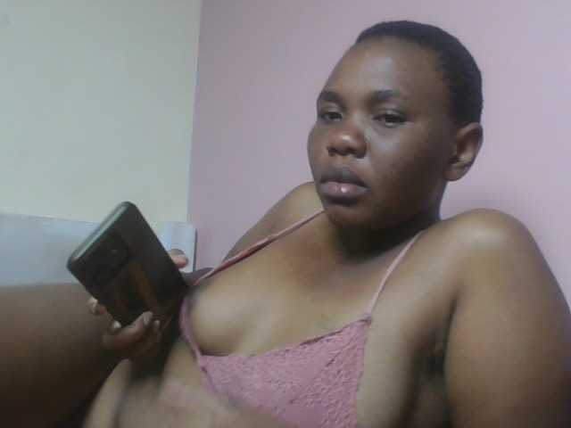 Kittydew live cam on BongaCams