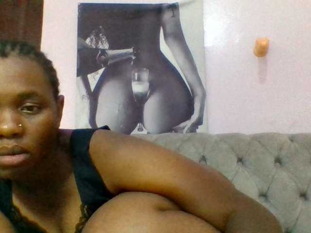 Kittydew live cam on BongaCams