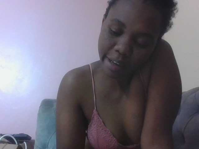 Kittydew live cam on BongaCams