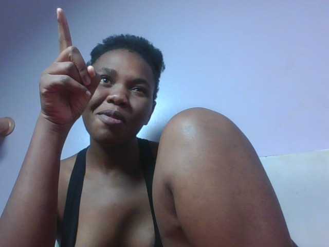 Kittydew live cam on BongaCams