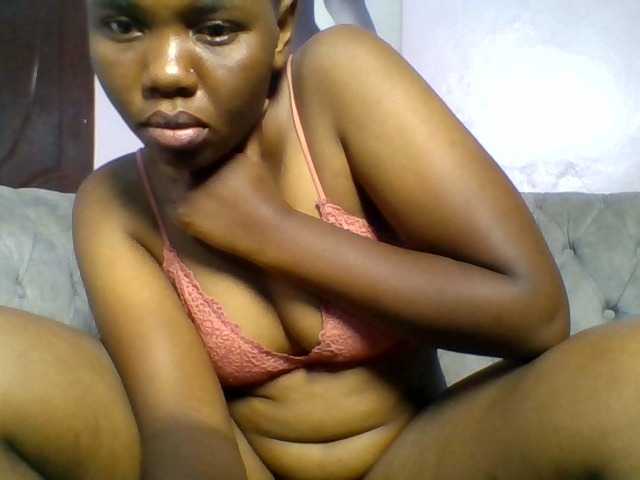 Kittydew live cam on BongaCams