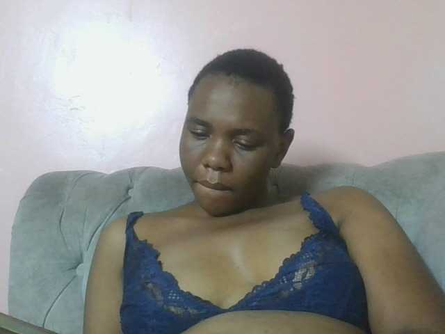 Kittydew live cam on BongaCams