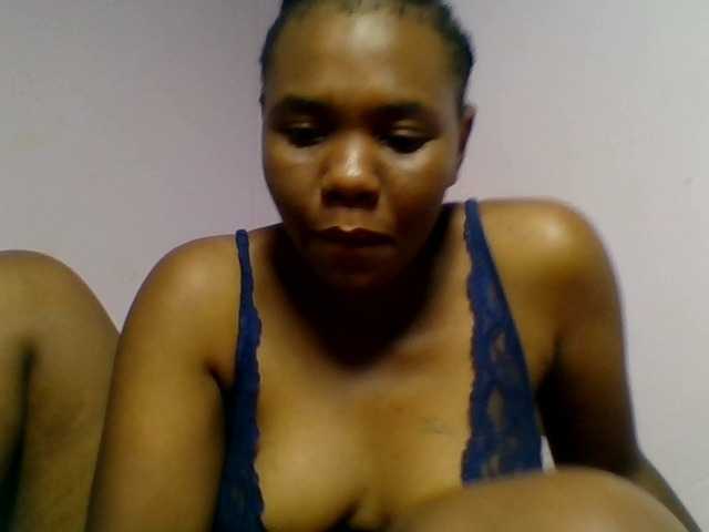 Kittydew live cam on BongaCams