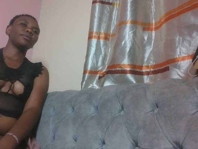 Kittydew live cam on BongaCams