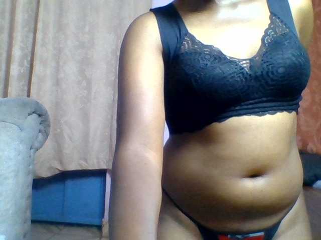 Kittydew live cam on BongaCams