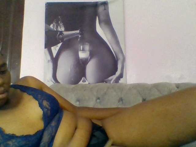 Kittydew live cam on BongaCams