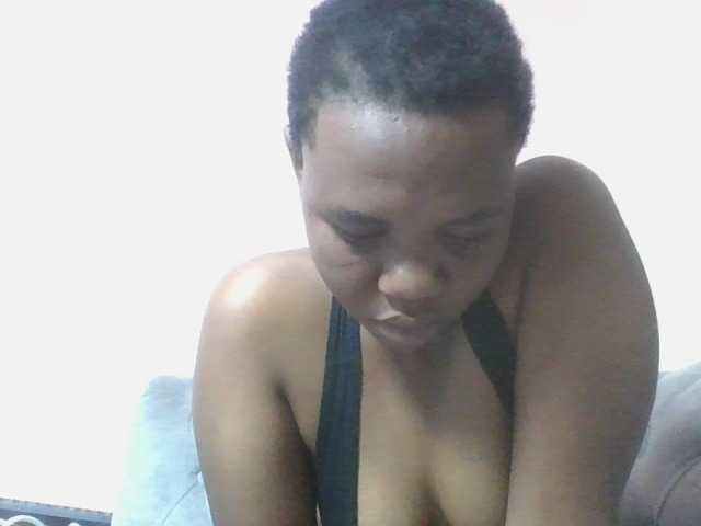 Kittydew live cam on BongaCams
