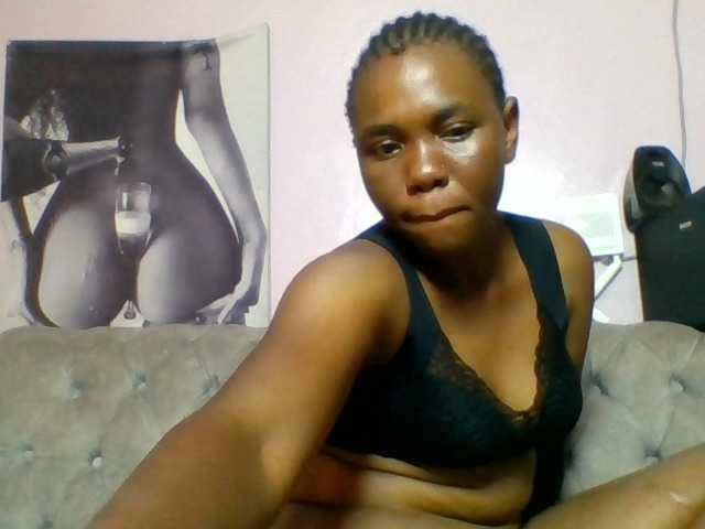 Kittydew live cam on BongaCams