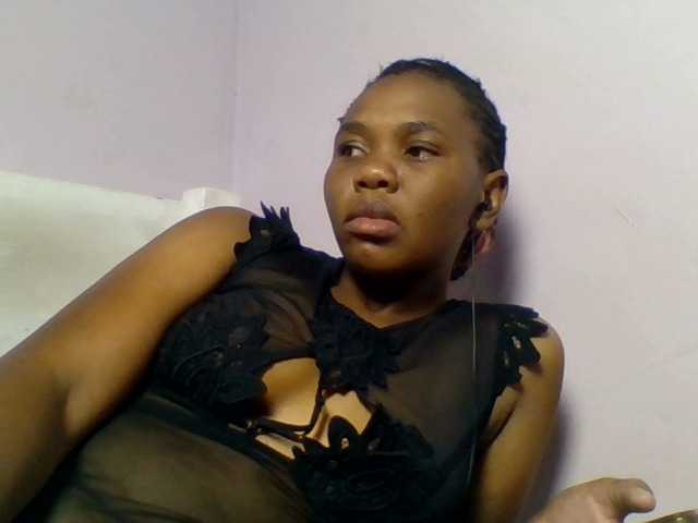 Kittydew live cam on BongaCams