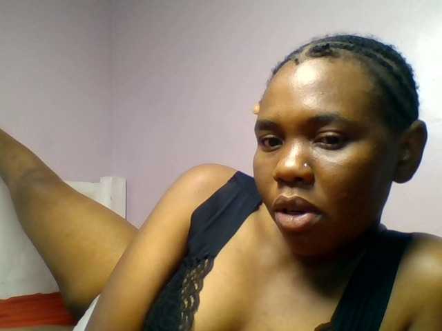 Kittydew live cam on BongaCams