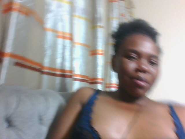 Kittydew live cam on BongaCams