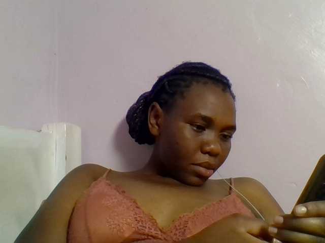 Kittydew live cam on BongaCams