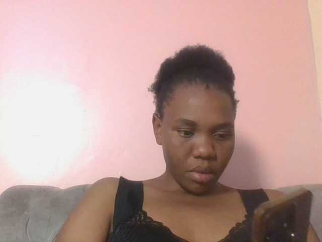 Kittydew live cam on BongaCams