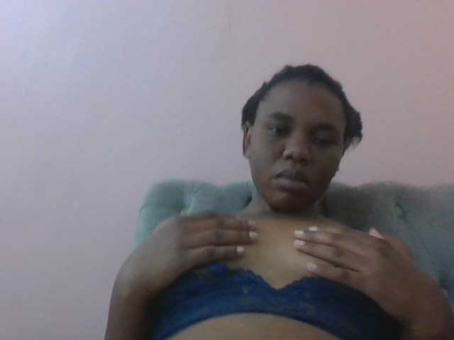 Kittydew live cam on BongaCams