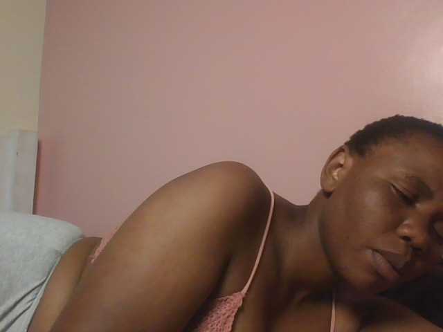 Kittydew live cam on BongaCams