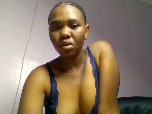 Kittydew live cam on BongaCams