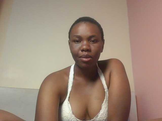 Kittydew live cam on BongaCams