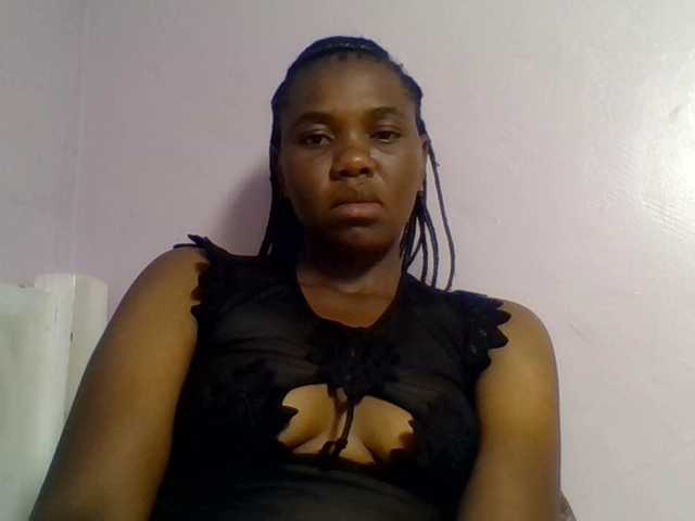 Kittydew live cam on BongaCams