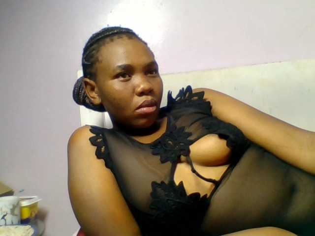 Kittydew live cam on BongaCams