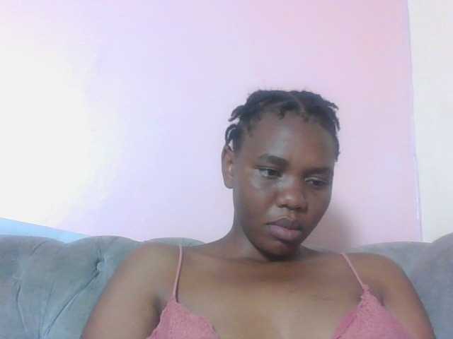 Kittydew live cam on BongaCams