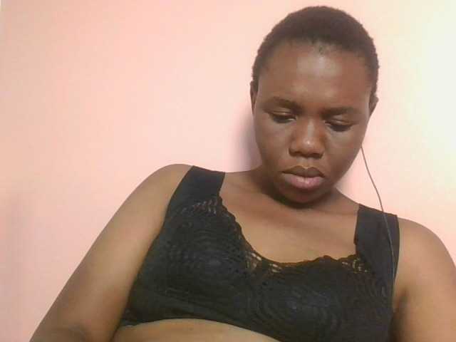 Kittydew live cam on BongaCams