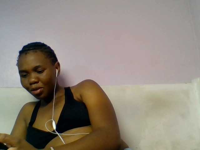 Kittydew live cam on BongaCams